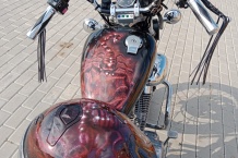 Airbrush motorky celolak a renovace chopperu.